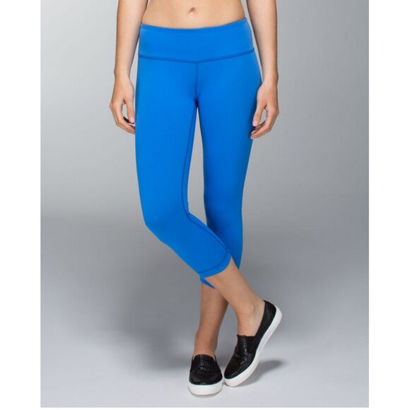 Lululemon Sz. 4 Wunder Under Crop (Reversible) Black / Pipe Dream Blue Athletic - Picture 4 of 16